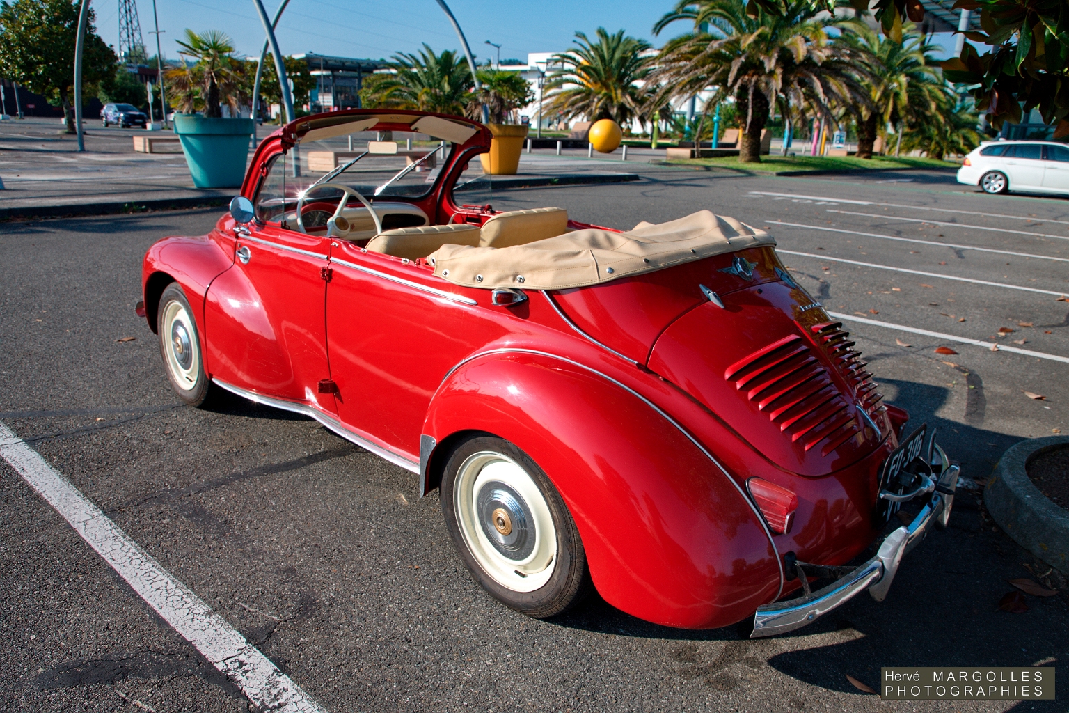 Renault 4CV Cabriolet-02.jpg